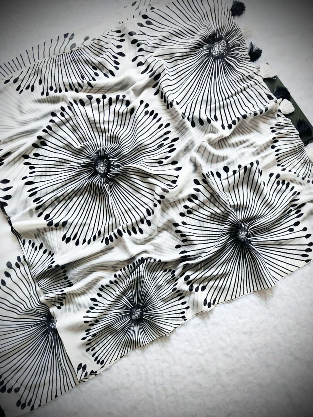 Aesthetic Monochrome Marshmallow Georgette Saree
