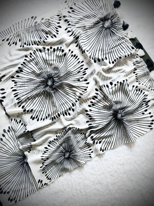 Aesthetic Monochrome Marshmallow Georgette Saree