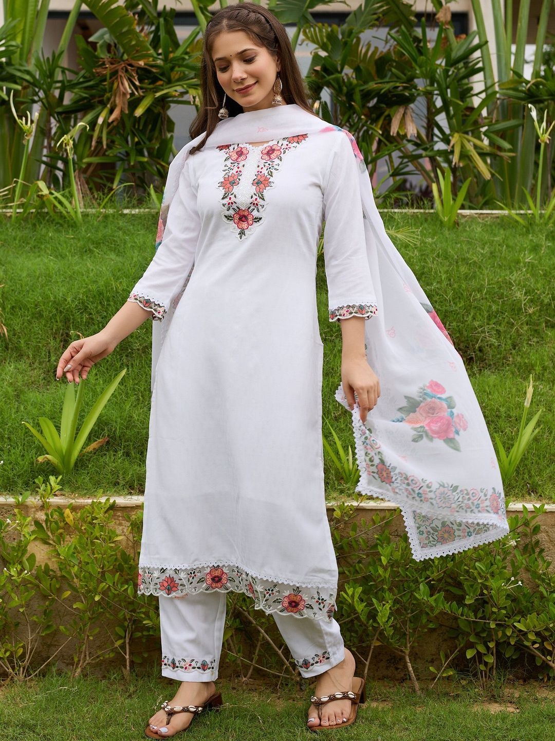 Embroidered Kurti Pant Set with Taby Dupatta