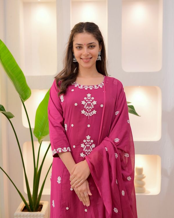 Pink Slubblossom Embroidered Salwar Suit