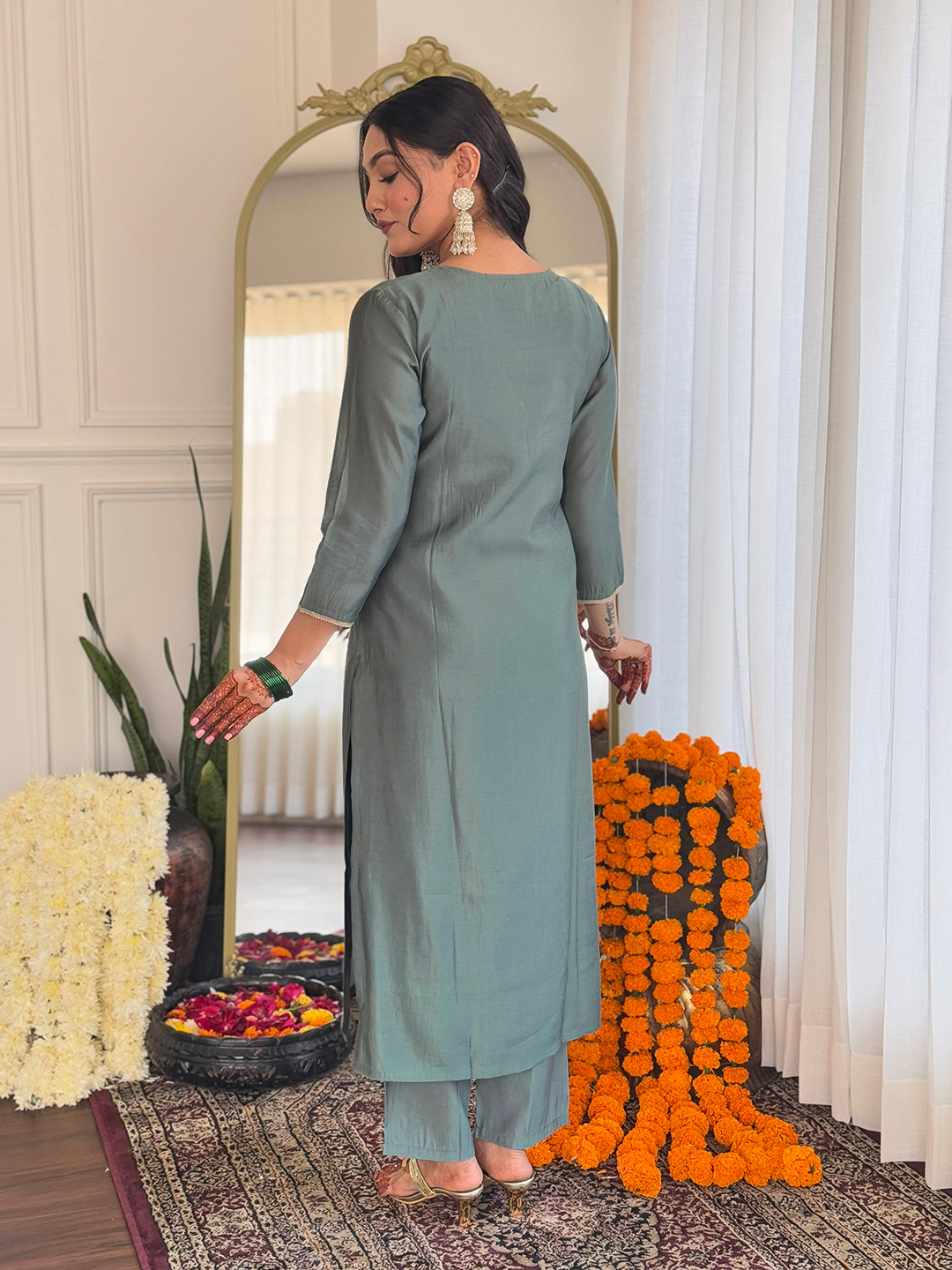 Pista Green Rayon Threadwork Salwar Suit