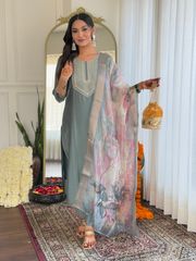 Pista Green Rayon Threadwork Salwar Suit