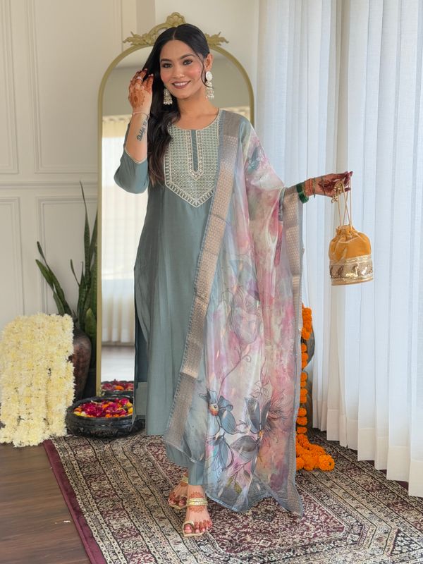 Pista Green Rayon Threadwork Salwar Suit