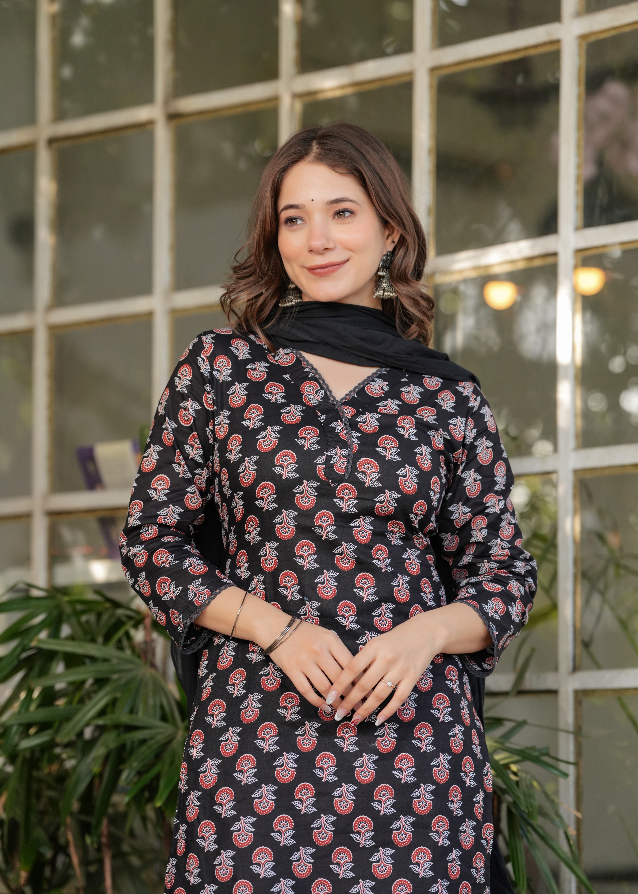 Elegant Black Printed Silk Blend Salwar Suit