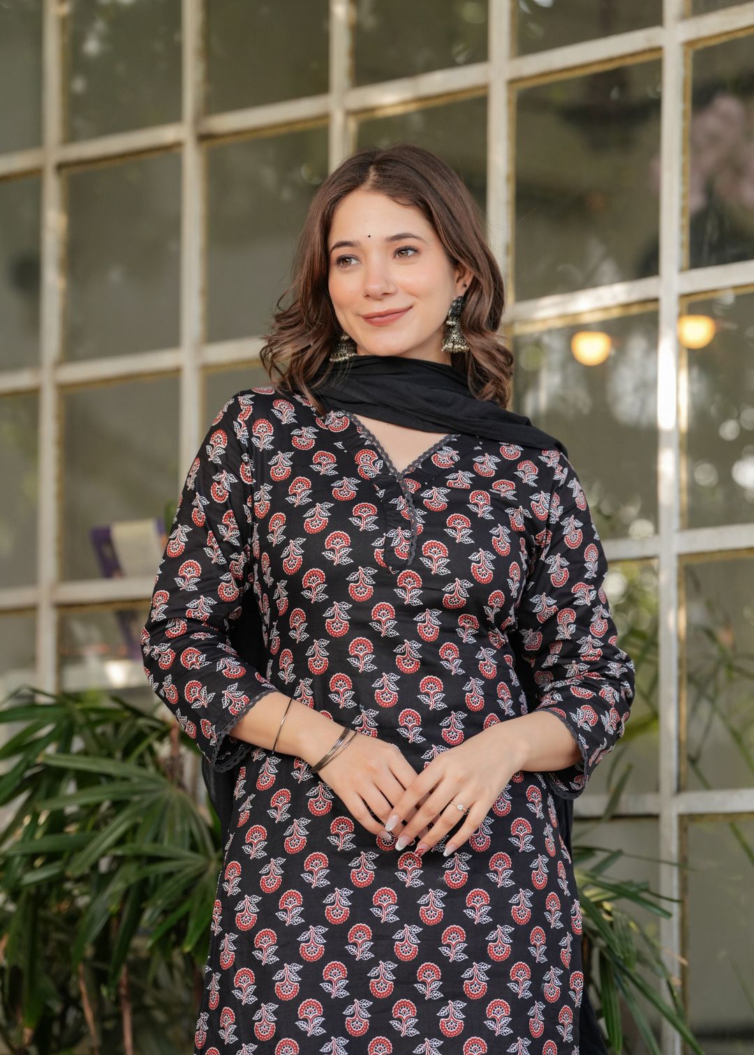Elegant Black Printed Silk Blend Salwar Suit