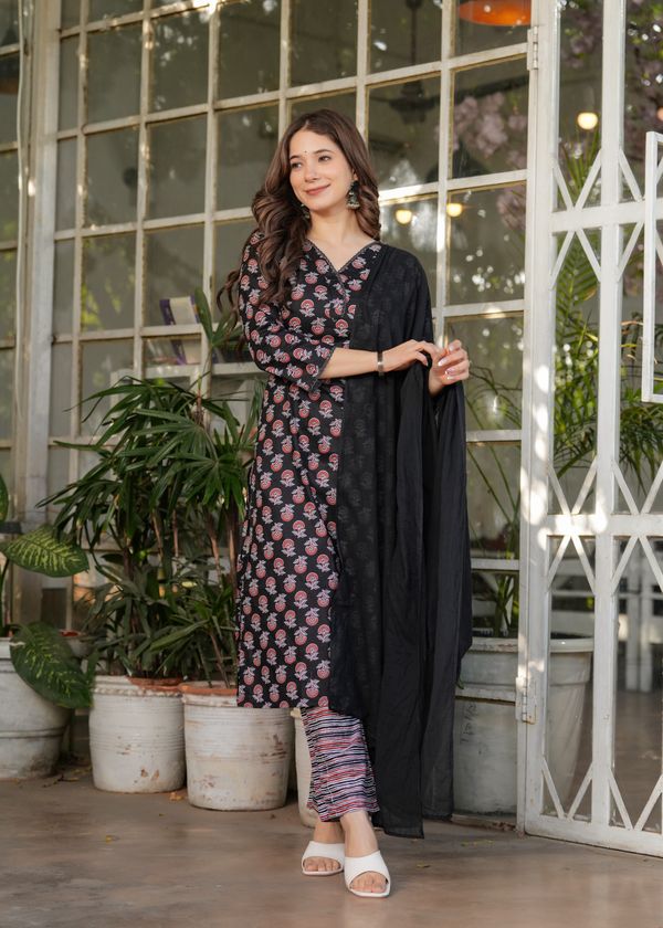 Elegant Black Printed Silk Blend Salwar Suit