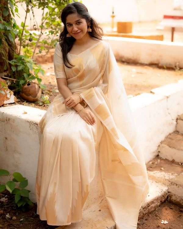 Cream Banarasi Soft Silk Zari Work Saree