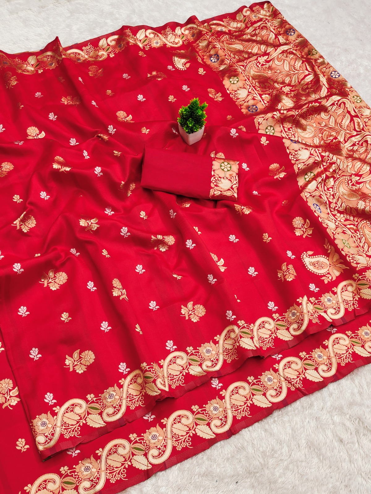 Red Banarasi Soft Silk Zari Weave Sareee