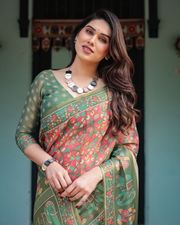 Green Pink Printed Handloom Saree With Blouse Piece - Green
