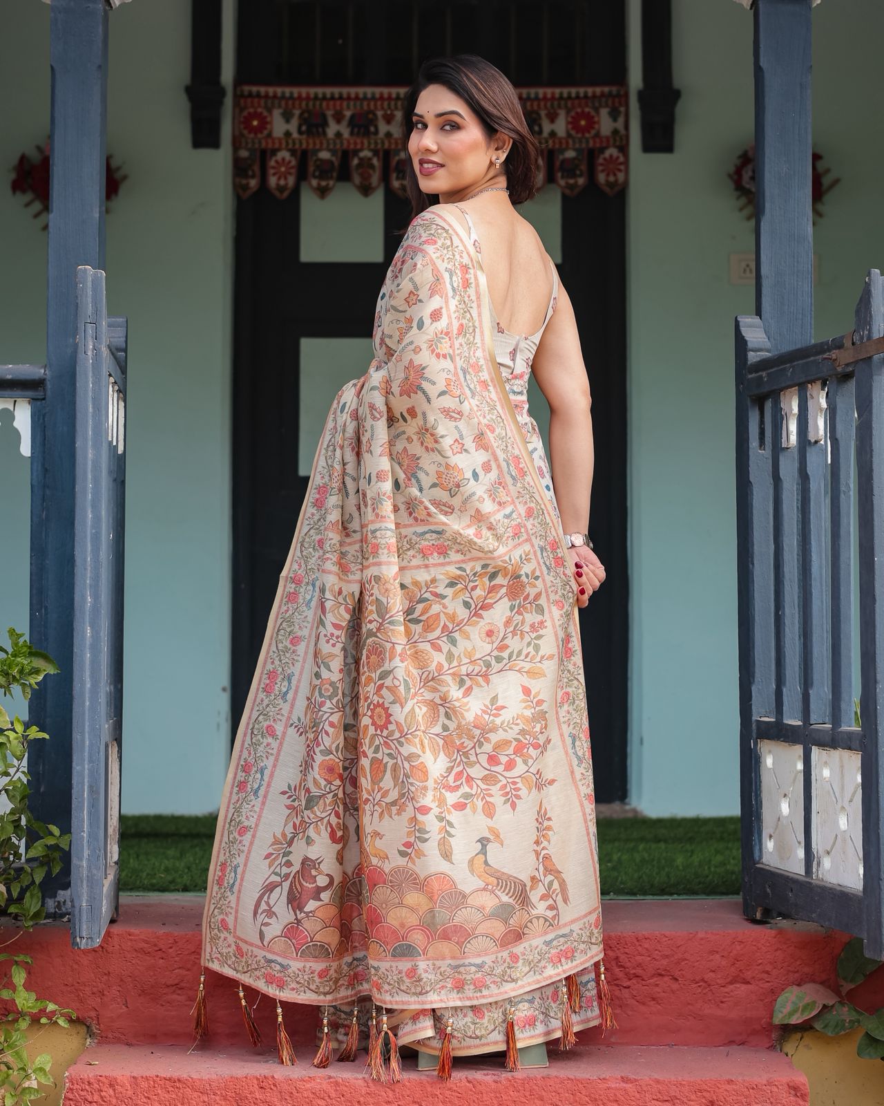 Ivory Floral Handloom Printed Saree with Blouse