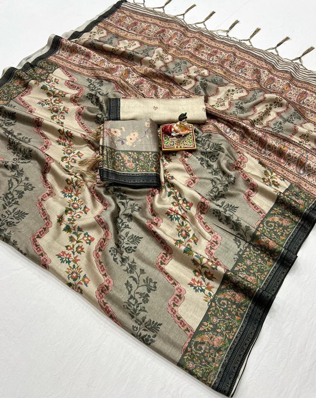 Cream Floral Pashmina Saree With Shawl & Blouse Online