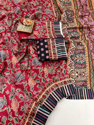 Red Floral Pashmina Saree With Shawl & Blouse Piece