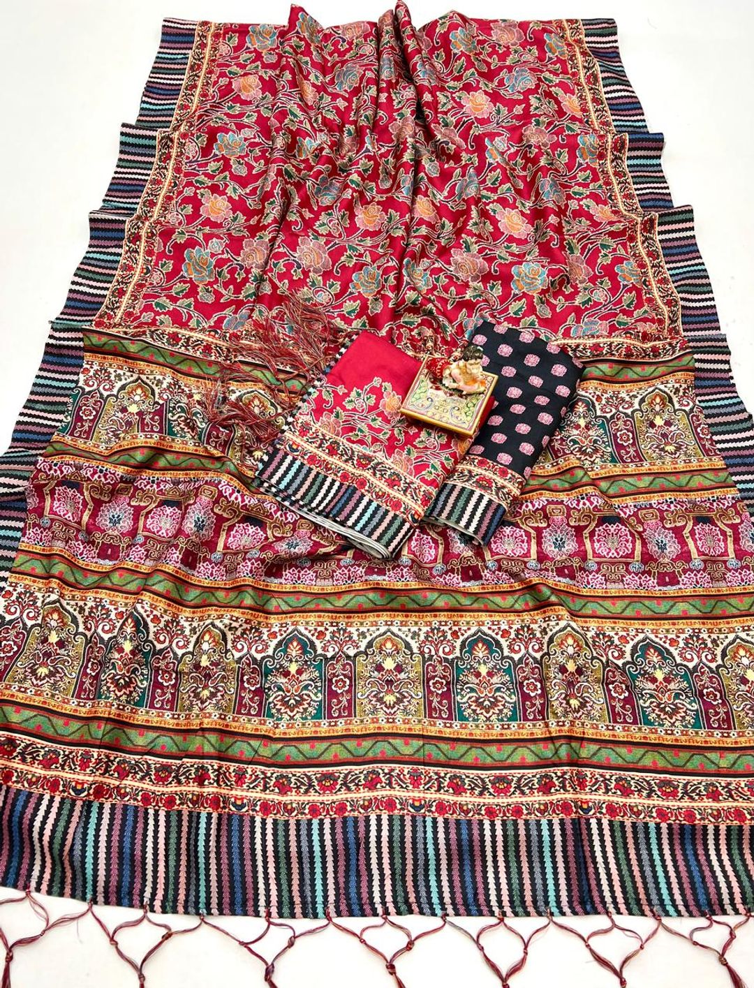 Red Floral Pashmina Saree With Shawl & Blouse Piece
