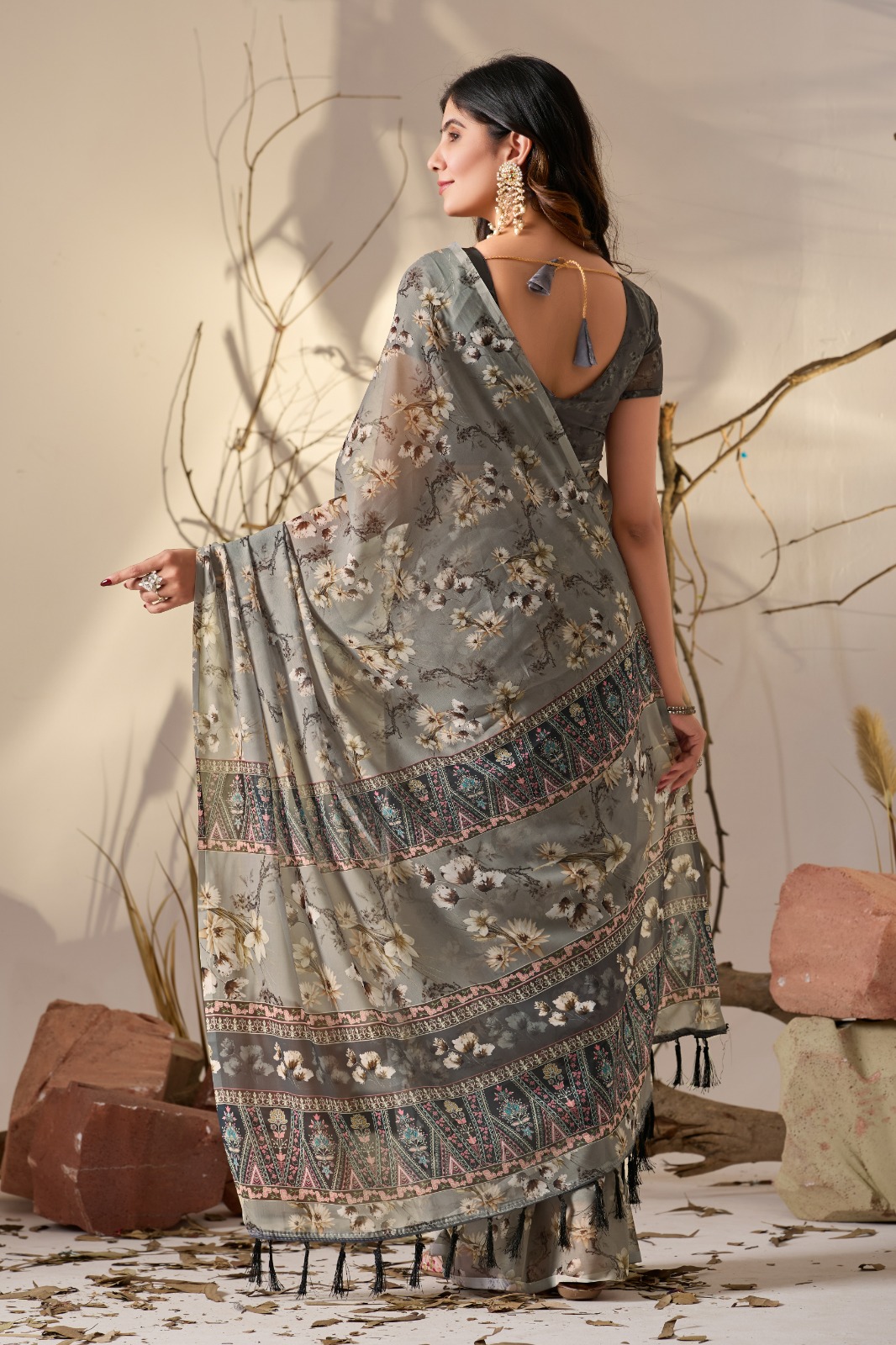 Grey Floral Printed Georgette Saree With Designer Pallu