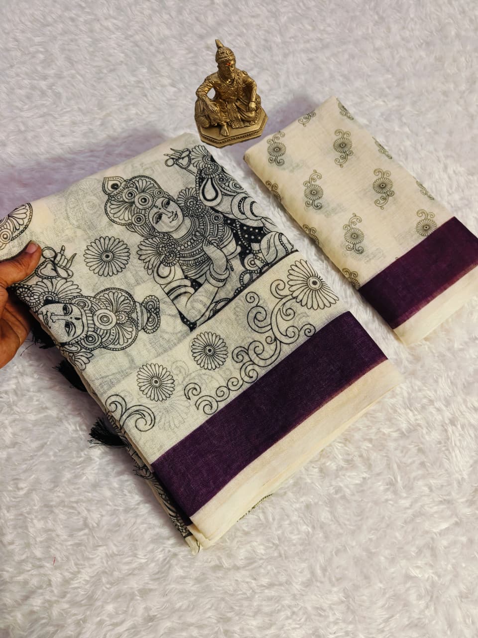 Cream Linen Mosaic Print Saree With Designer Pallu