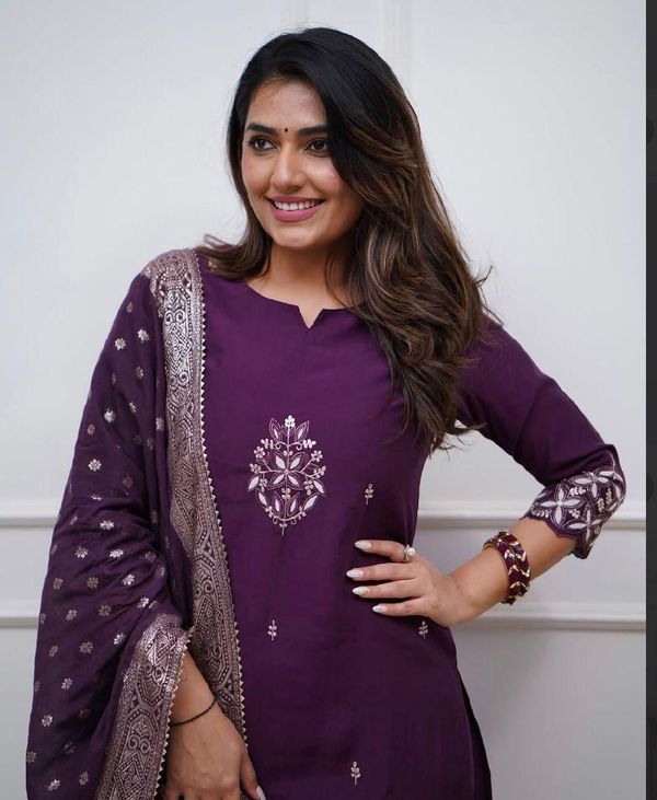 Purple Embroidered Kurta Pant Dupatta Set Online