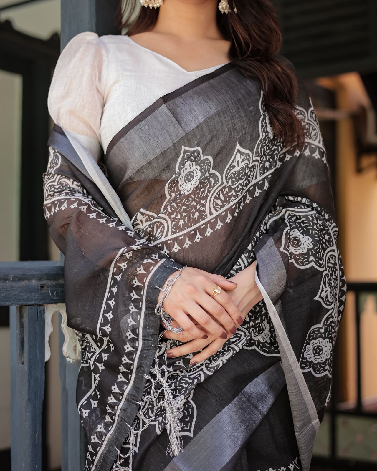 Black White Printed Linen Saree with Elegant Look