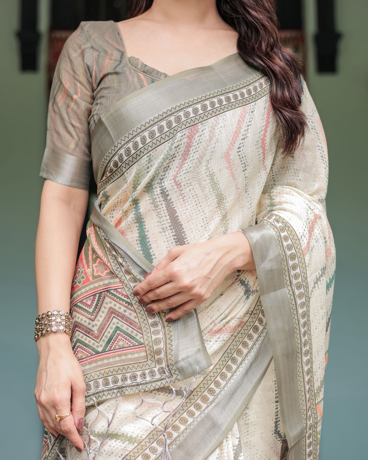 Elegant Pastel Green & Beige Linen Saree with Tribal Design