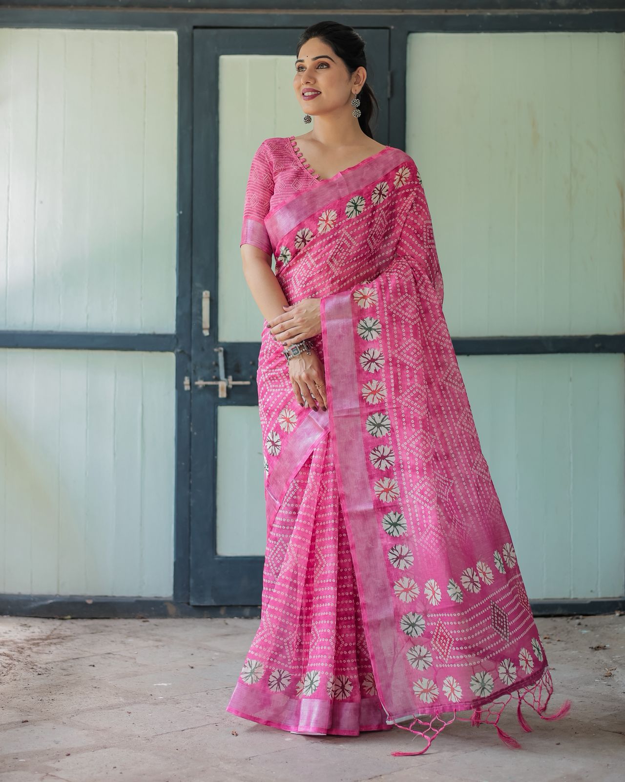 Elegant Pink Linen Saree with Bandhani & Floral Design