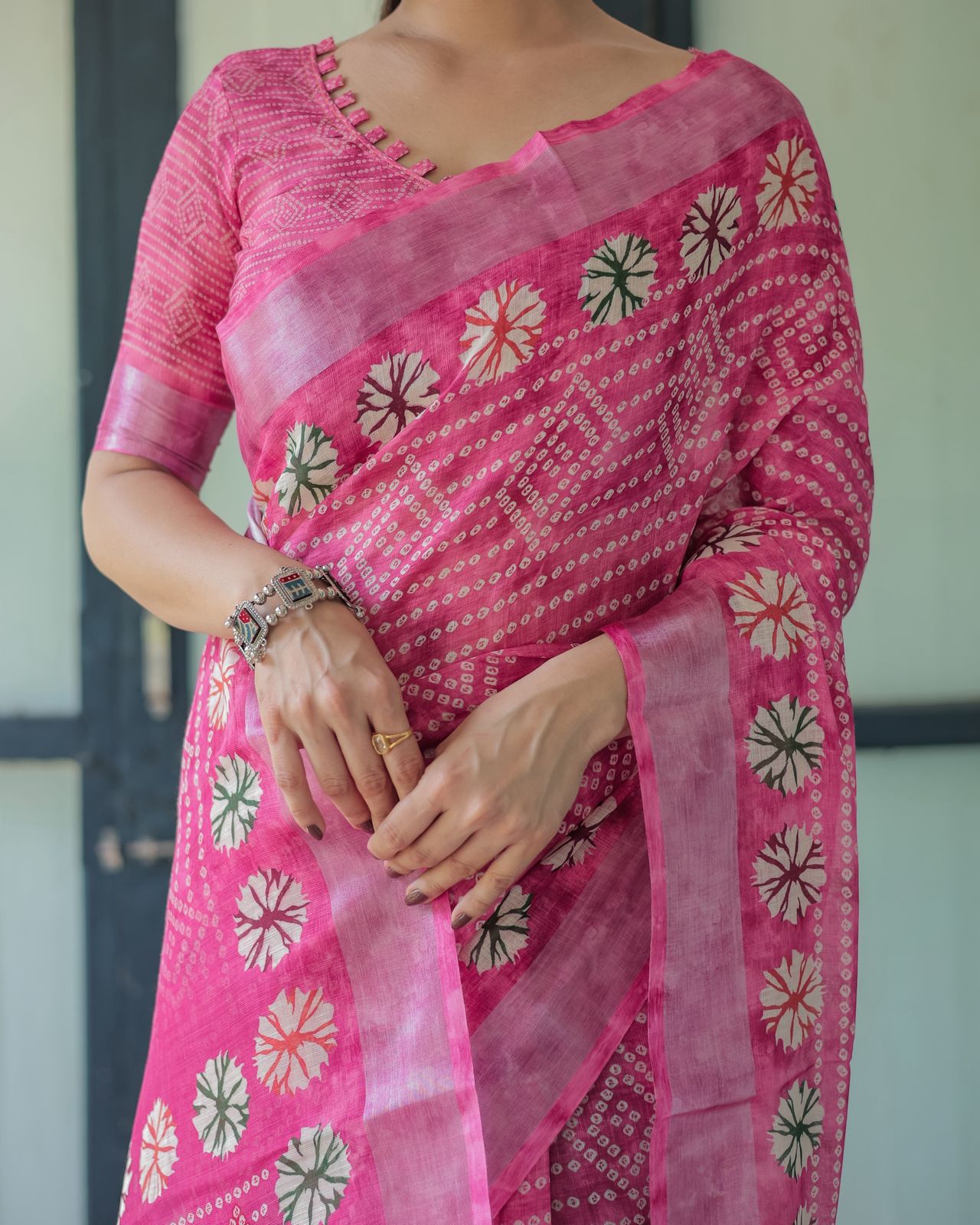 Elegant Pink Linen Saree with Bandhani & Floral Design