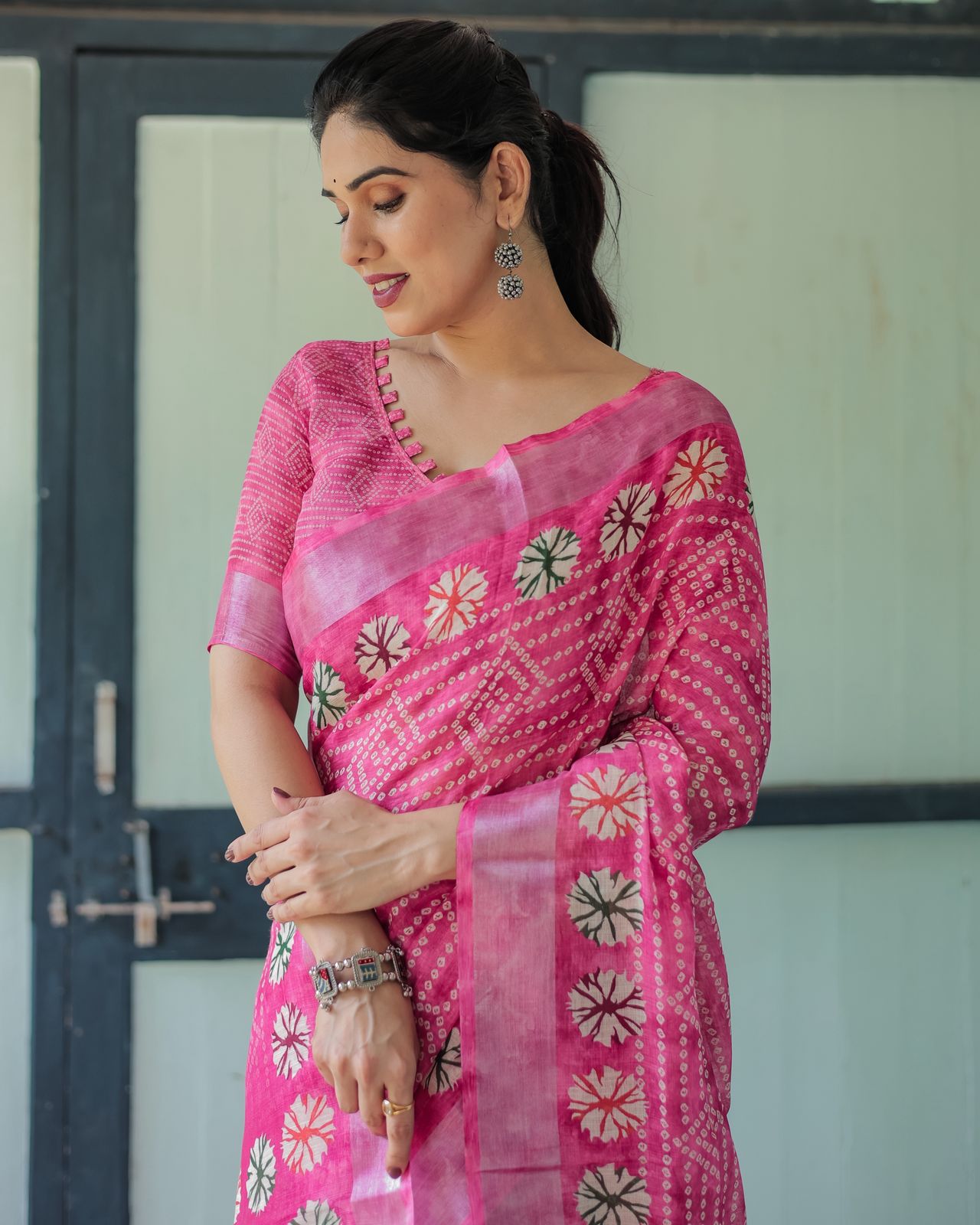 Elegant Pink Linen Saree with Bandhani & Floral Design