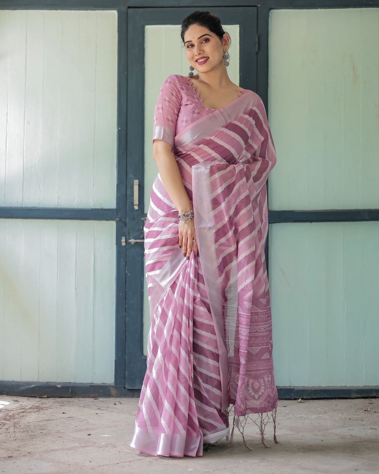 Soft Lavender Linen Saree with Elegant Stripe Pattern