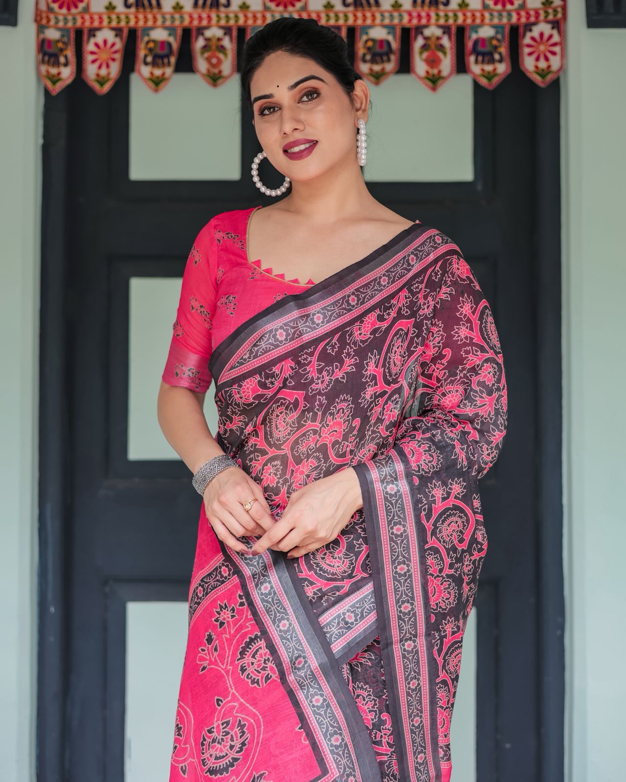 Black Pink Linen Saree with Digital Floral Print Pallu