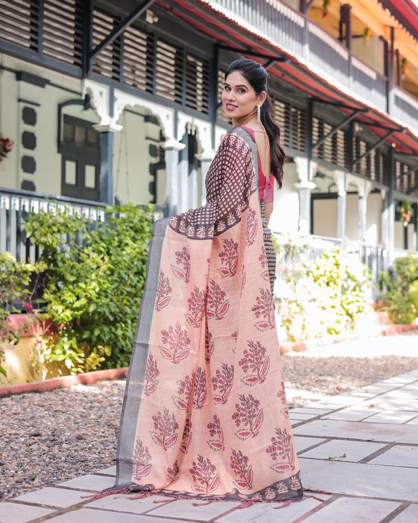 Elegant Peach Linen Saree with Bold Black Printed Border