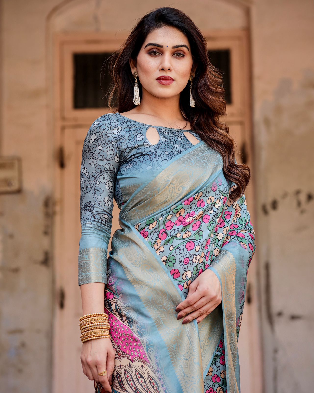 Blue Floral Heritage Silk Saree Online – Varnavi