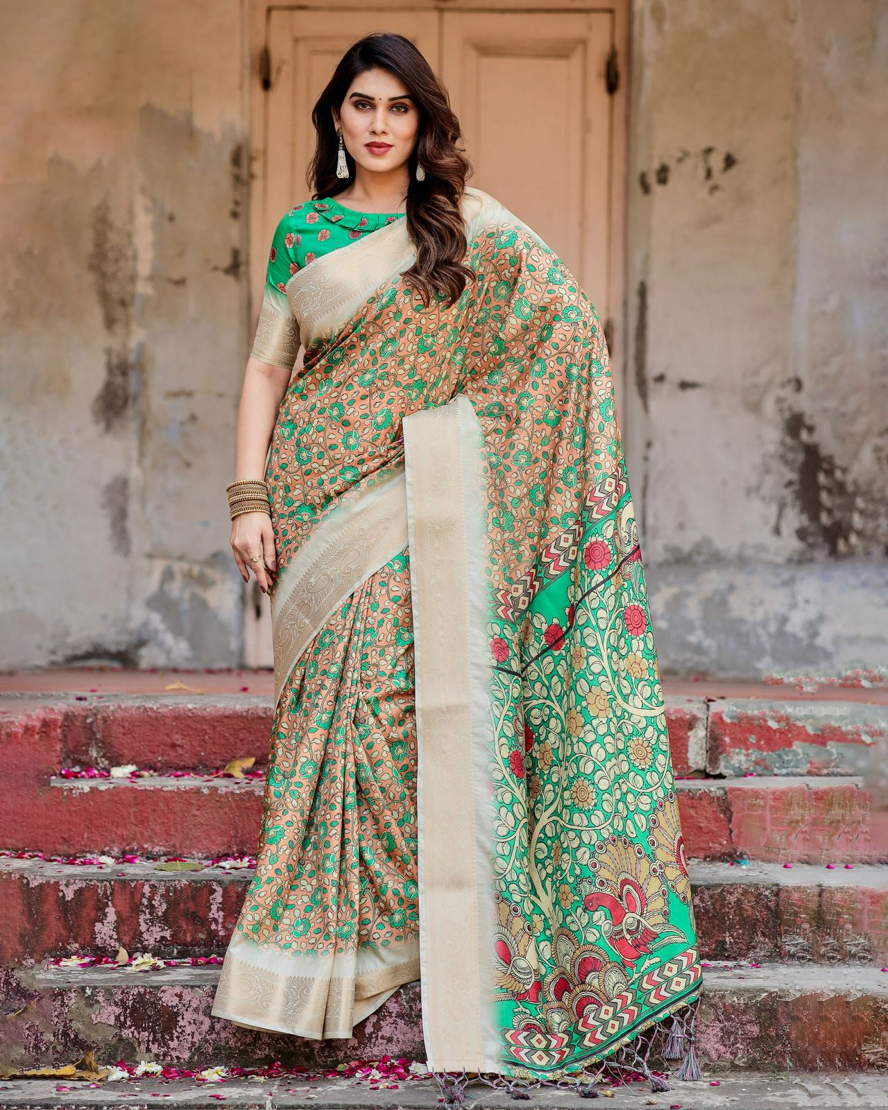 Green Floral Heritage Silk Saree Online – Varnavi