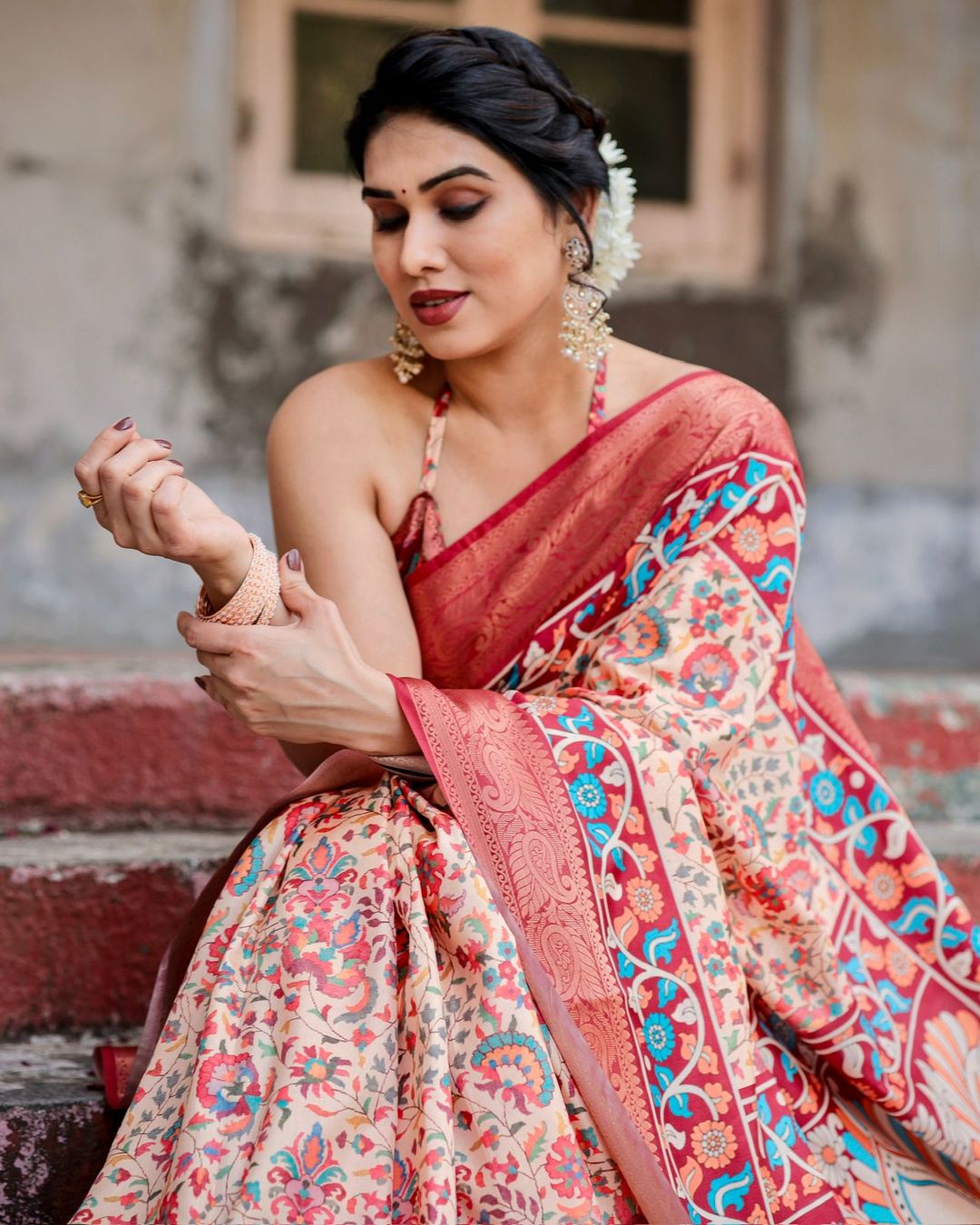 Red Beige Banarasi Silk Saree with Floral Pattern