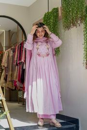 Pink Embroidered Chanderi Silk Kurta Set with Dupatta - Pink
