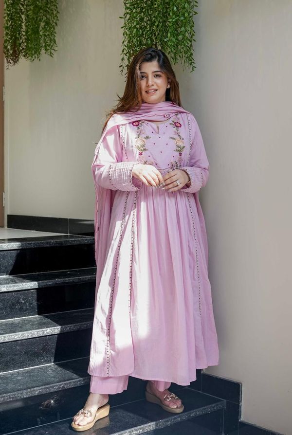 Pink Embroidered Chanderi Silk Kurta Set with Dupatta