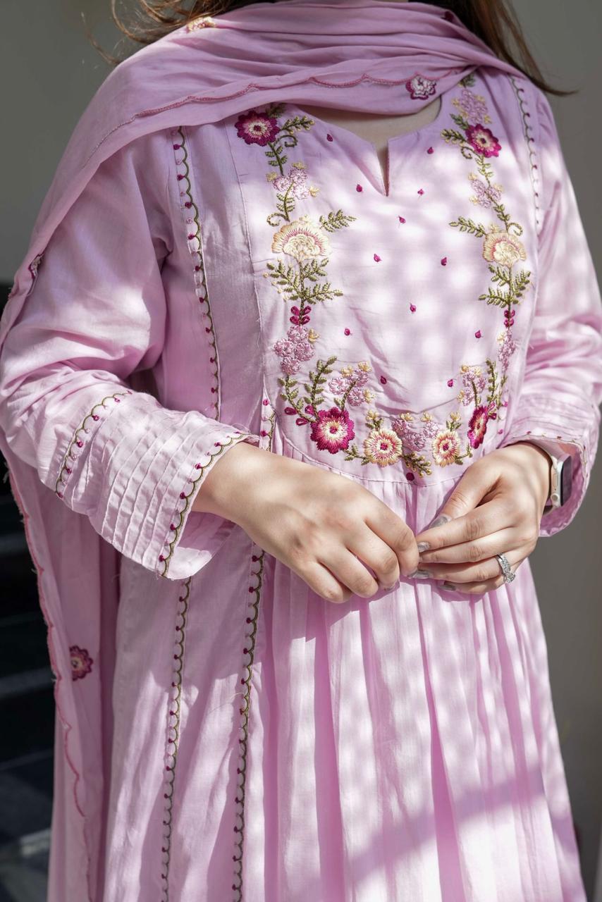 Pink Embroidered Chanderi Silk Kurta Set with Dupatta