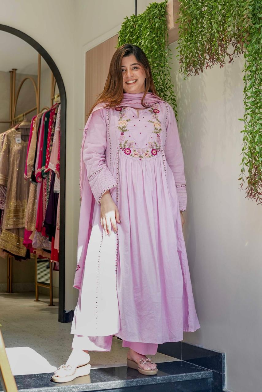 Pink Embroidered Chanderi Silk Kurta Set with Dupatta
