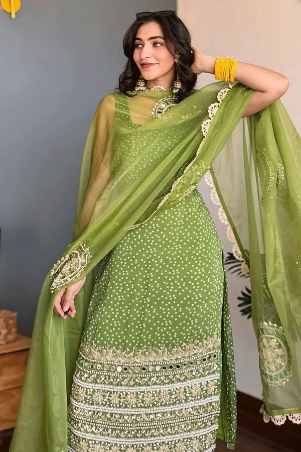 Green Georgette Embroidered Kurta Pant Dupatta Set