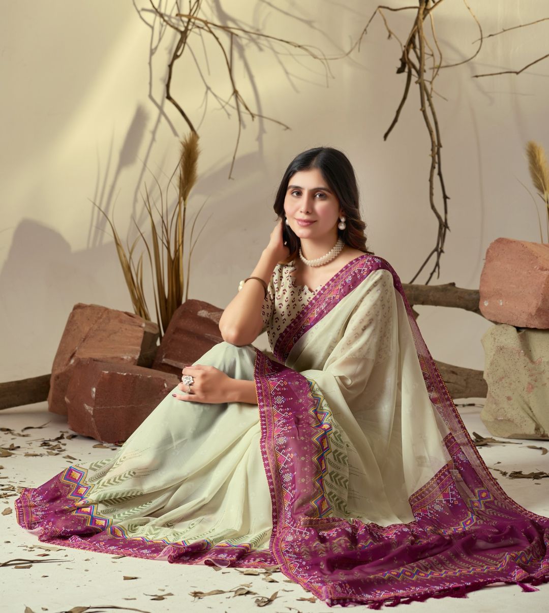 Elegant Cream Saree with Pink Geometric Print Pallu