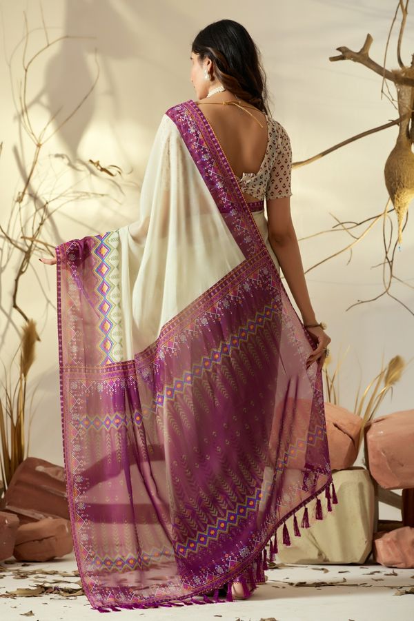 Elegant Cream Saree with Pink Geometric Print Pallu