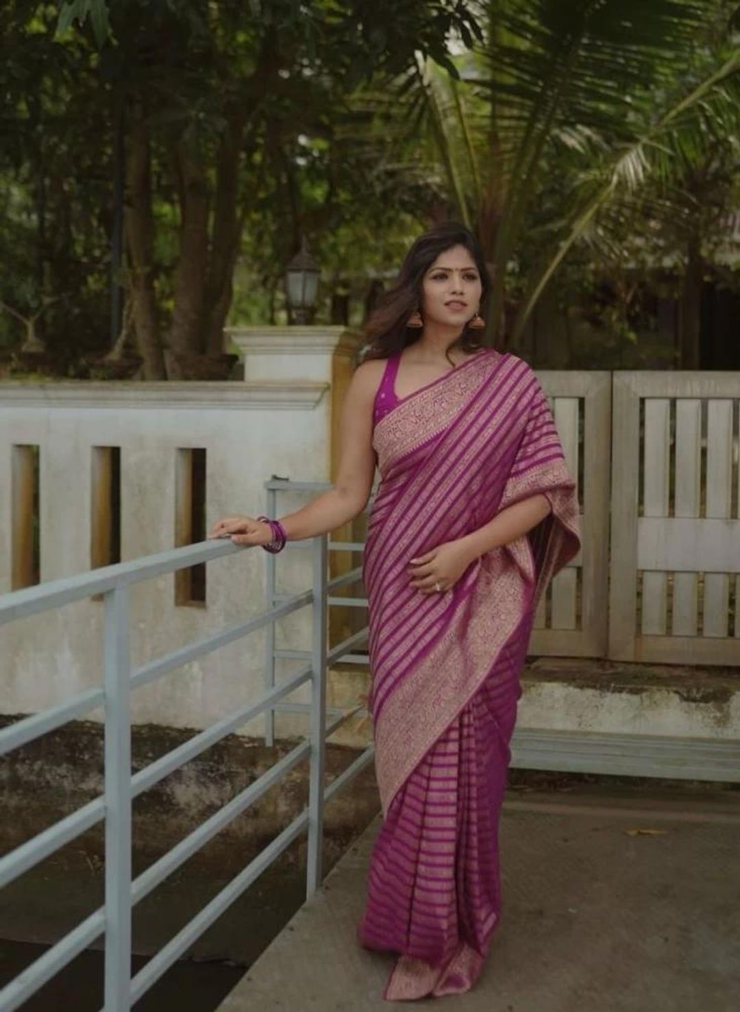 Magenta Zari Banarasi Lichi Silk Saree With Blouse