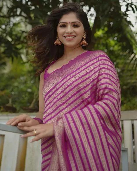 Magenta Zari Banarasi Lichi Silk Saree With Blouse