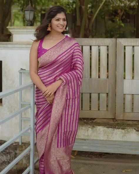 Magenta Zari Banarasi Lichi Silk Saree With Blouse