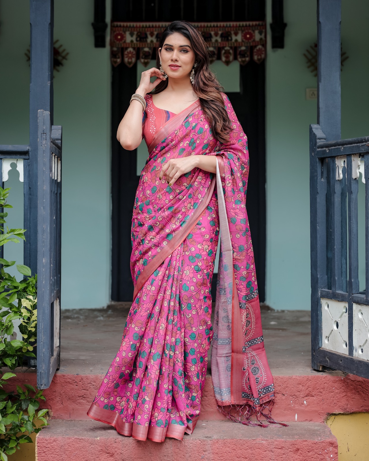 Pink Floral Printed Linen Cotton Saree Online