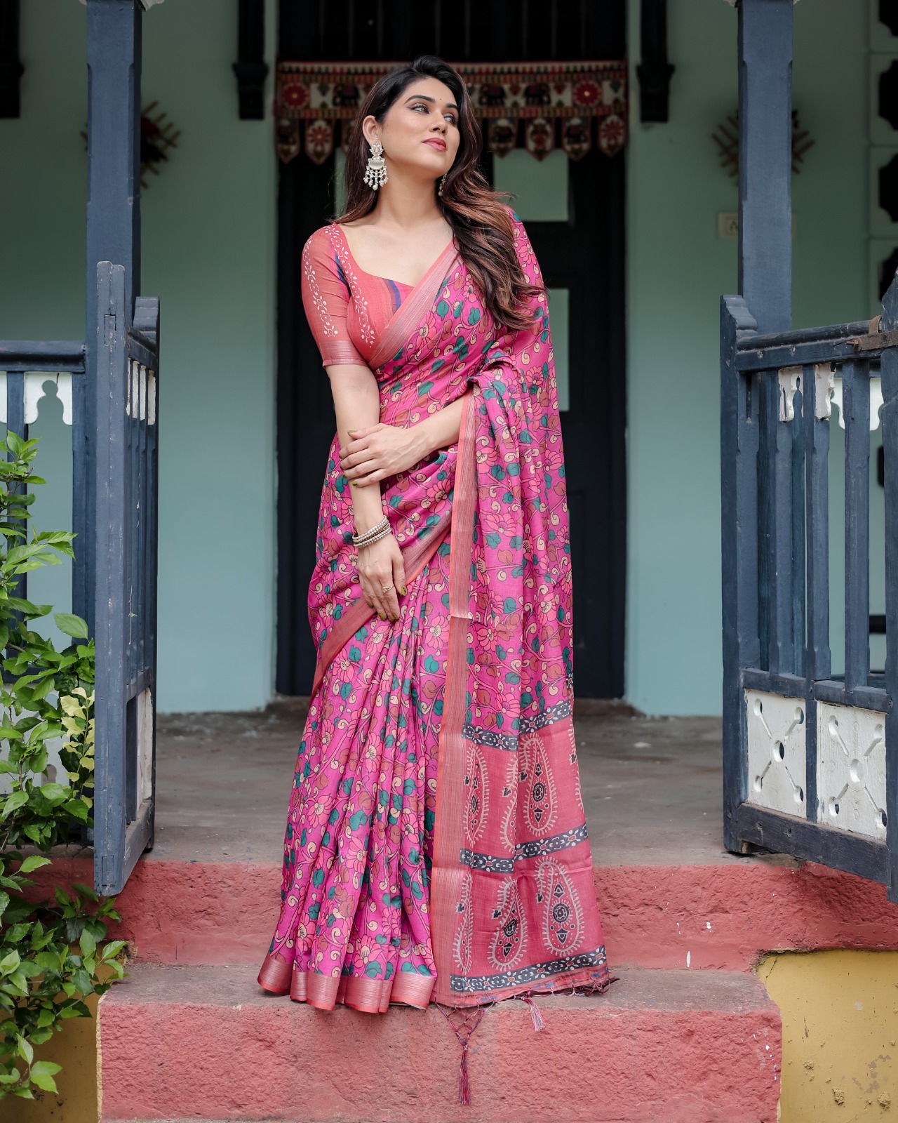 Pink Floral Printed Linen Cotton Saree Online