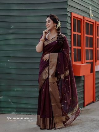 Premium Maroon Banarasi Saree with Ethnic Zari Motifs
