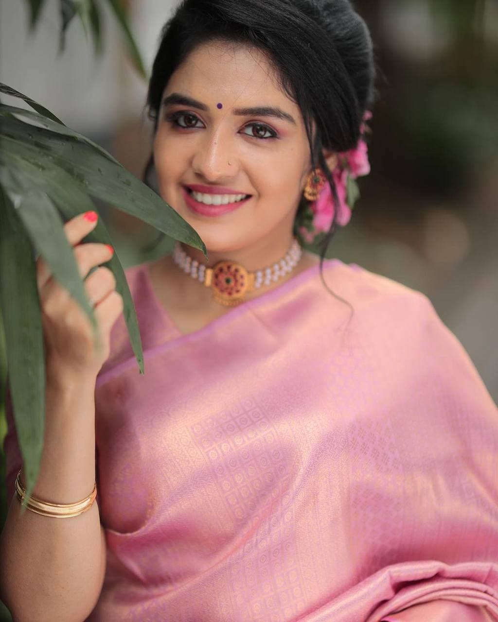 Elegant Rose Pink Banarasi Soft Silk Saree with Zari