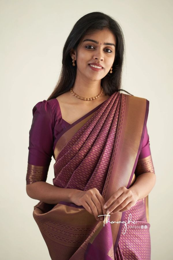 Elegant Mauve Banarasi Silk Saree with Regal Zari Detailing