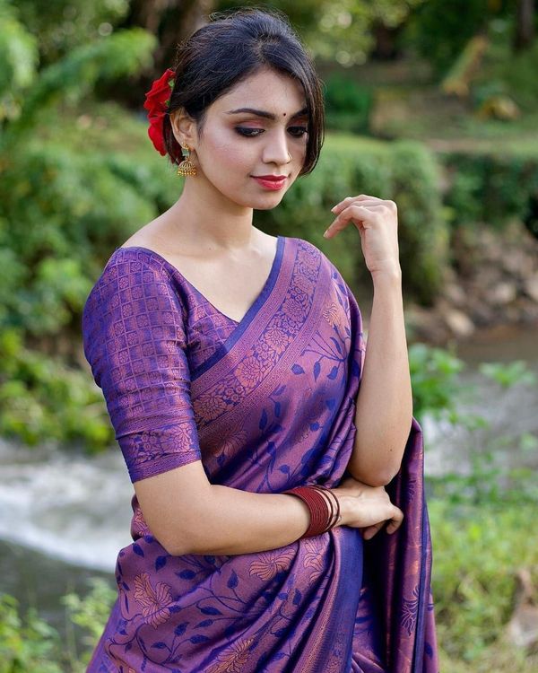Traditional Purple Silk Saree with Jacquard Pattern