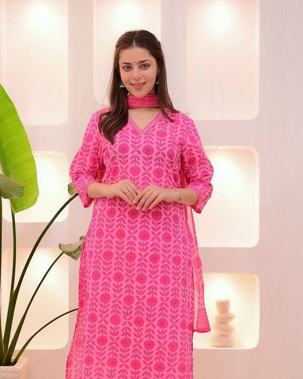 Pink Printed Rayon Kurta Set with Dupatta for Elegant Everyday Wear