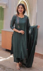 Graceful Dark Green Cotton Kurta Set for Women Online - Green