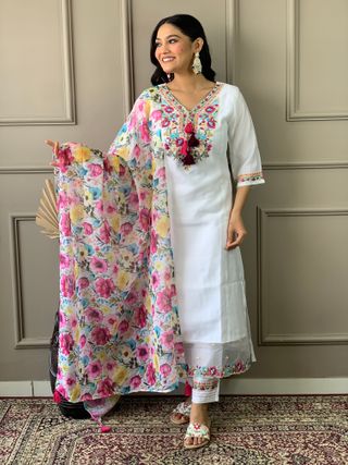 White Chanderi Embroidered Kurta Set with Organza Dupatta
